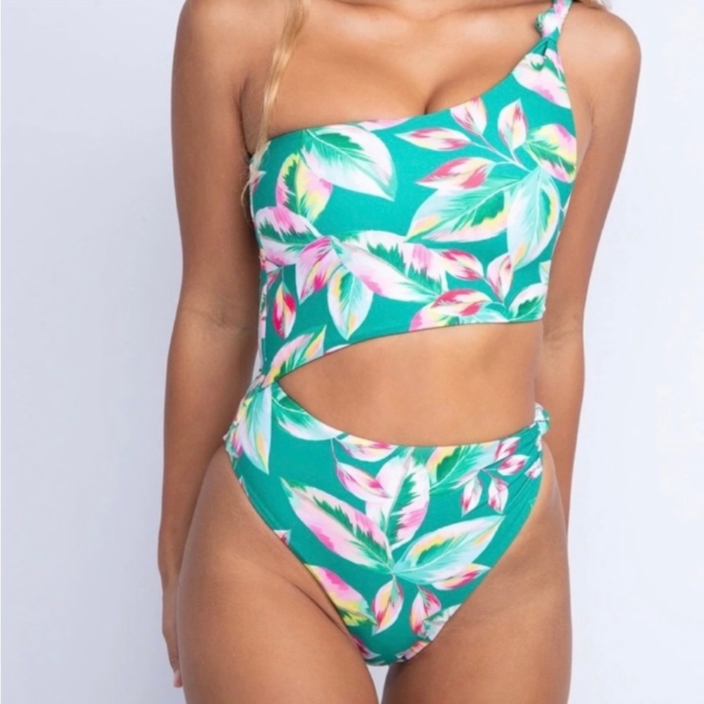 Skatie Nicole one piece XS NWT